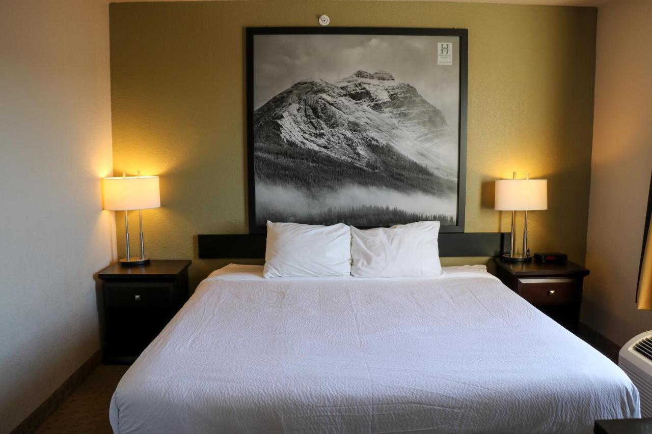 Homestay Express Airdrie Luaran gambar